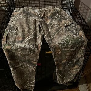 Size 32-34 Camo pants